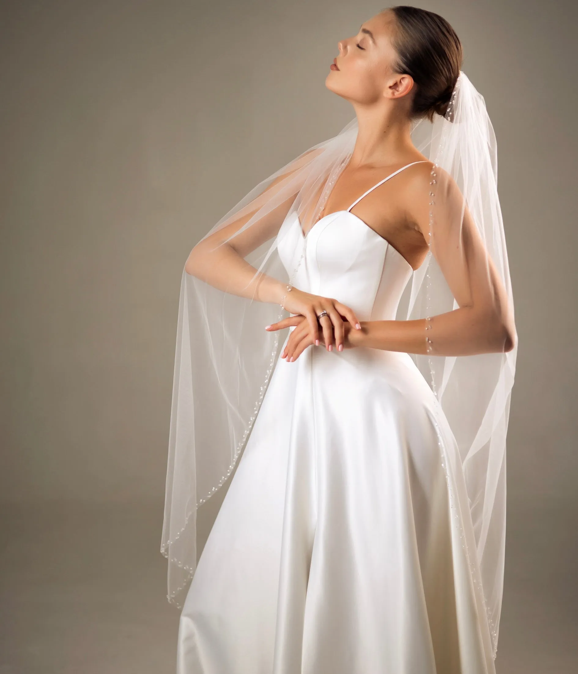 Elegant beaded edge soft veil, COSV