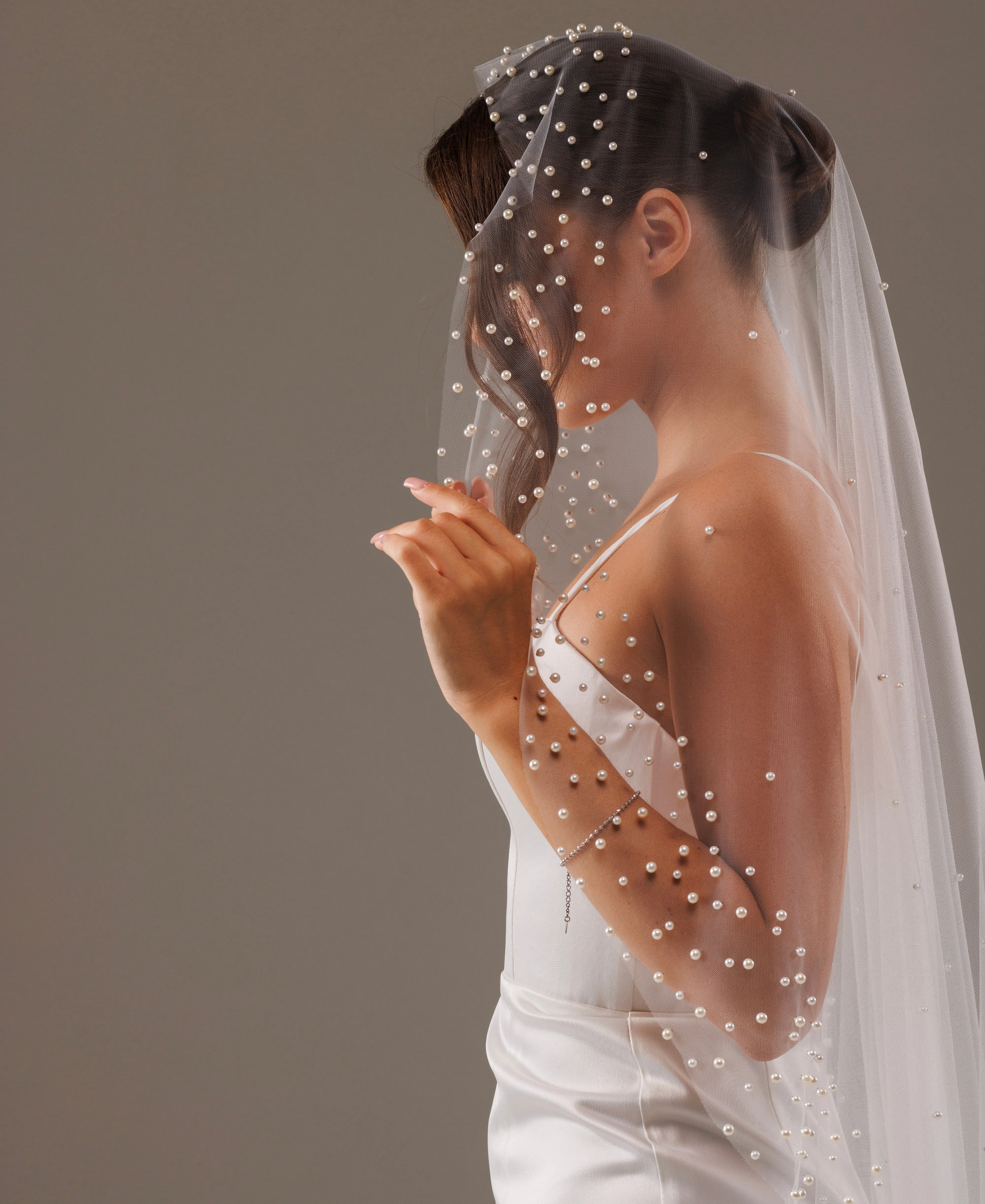Mantilla style pearl edge veil, VAMB2BV