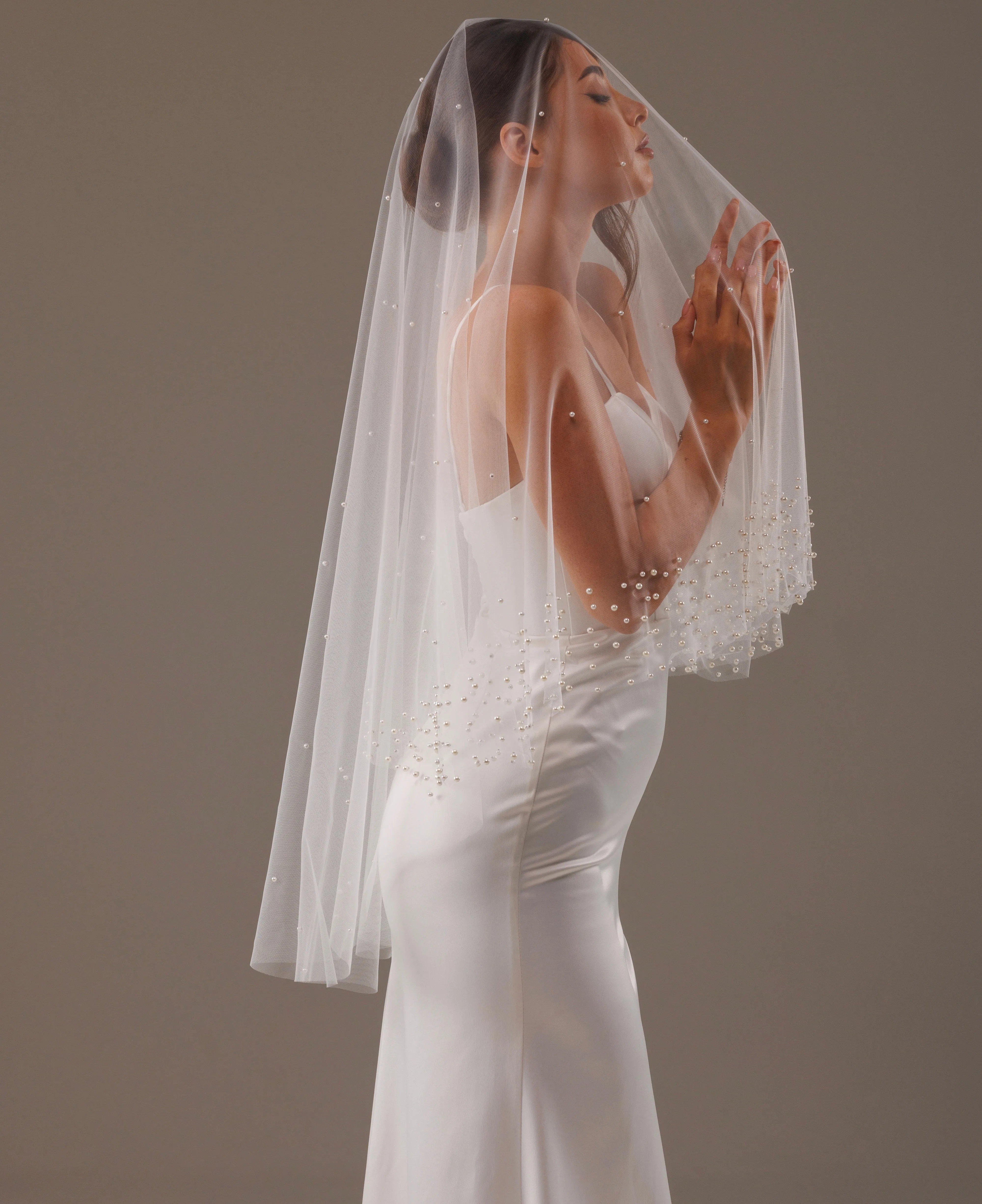 Mantilla style pearl edge veil, VAMB2BV