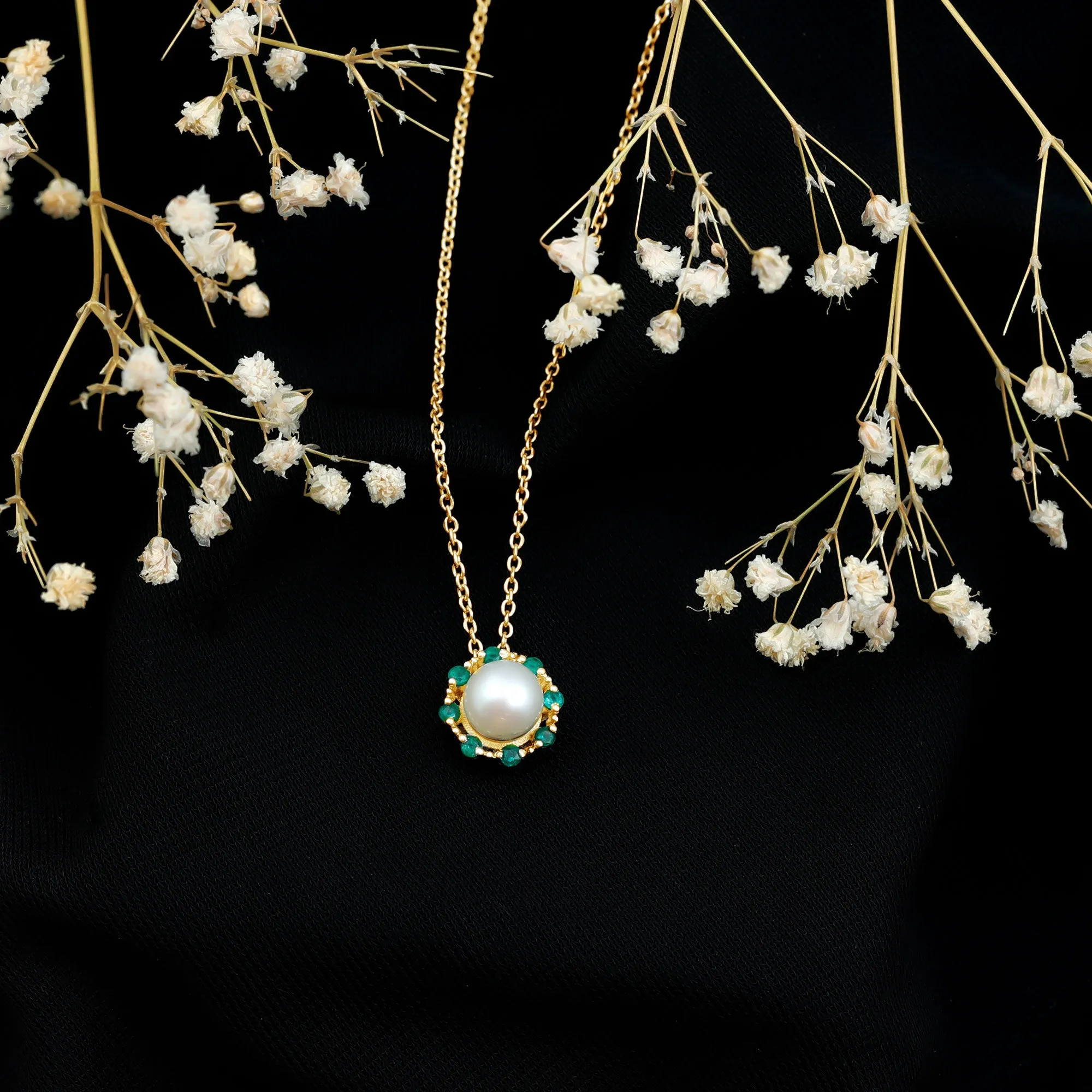 Vintage Style Freshwater Pearl Pendant with Emerald