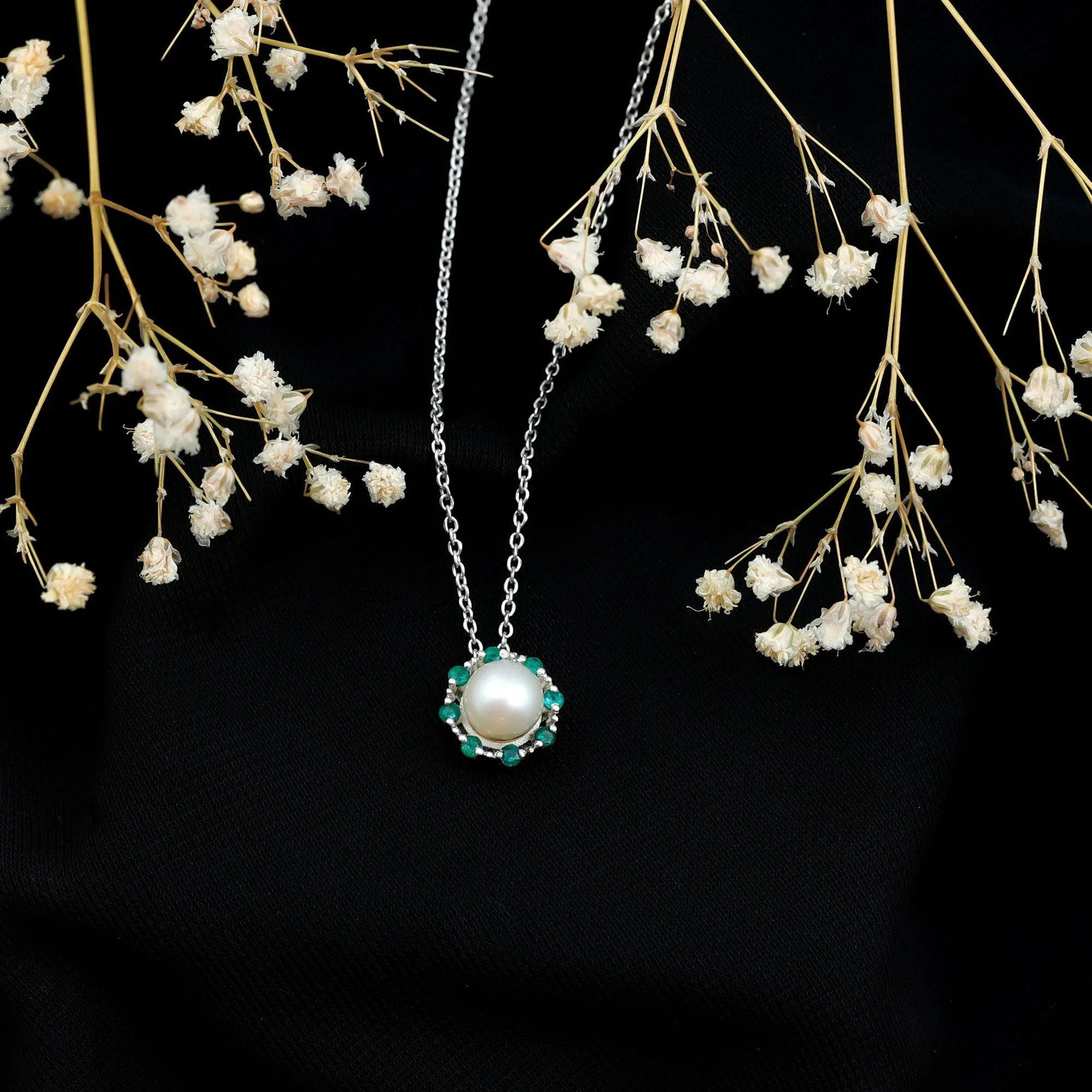 Vintage Style Freshwater Pearl Pendant with Emerald
