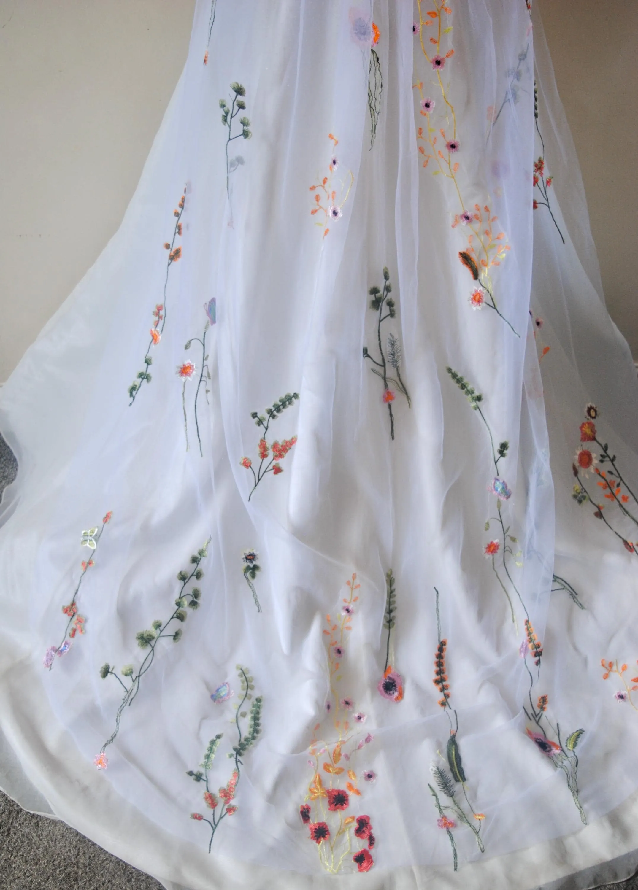 White wedding veil bright embroidered flowers,  200cm